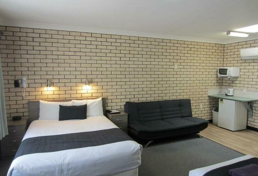 اتاق اجرایی, Cowra Crest Motel