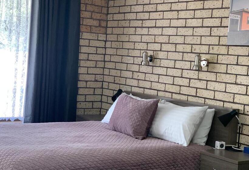 اتاق اجرایی, Cowra Crest Motel