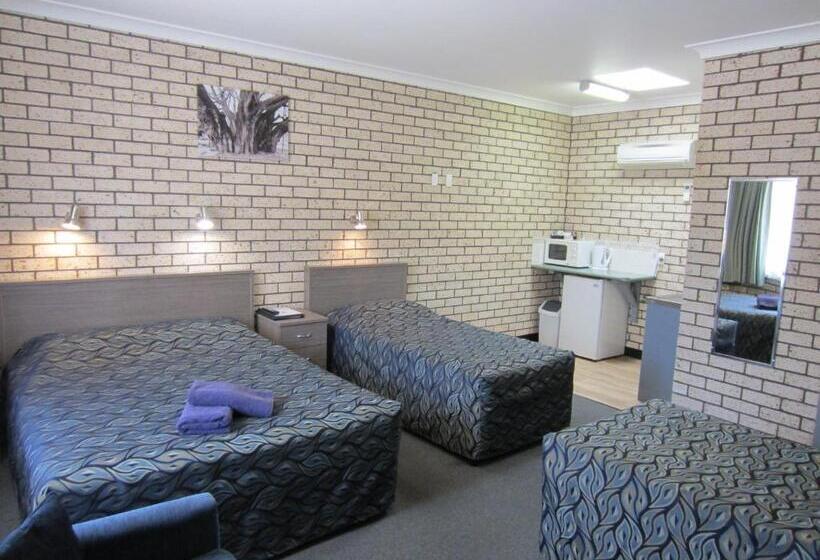 اتاق خانوادگی, Cowra Crest Motel