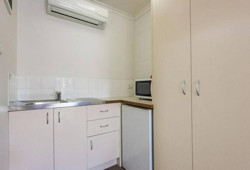 غرفة تنفيذية, Bent Street Motor Inn