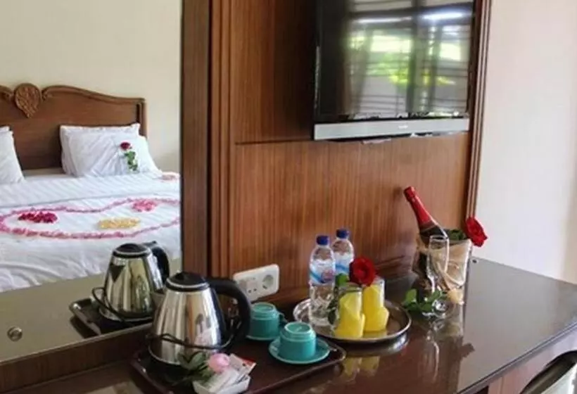 Deluxe Zimmer, Besar Purwokerto