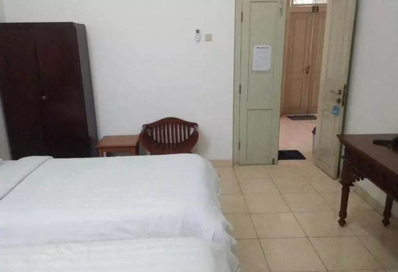 Deluxe Zimmer, Besar Purwokerto