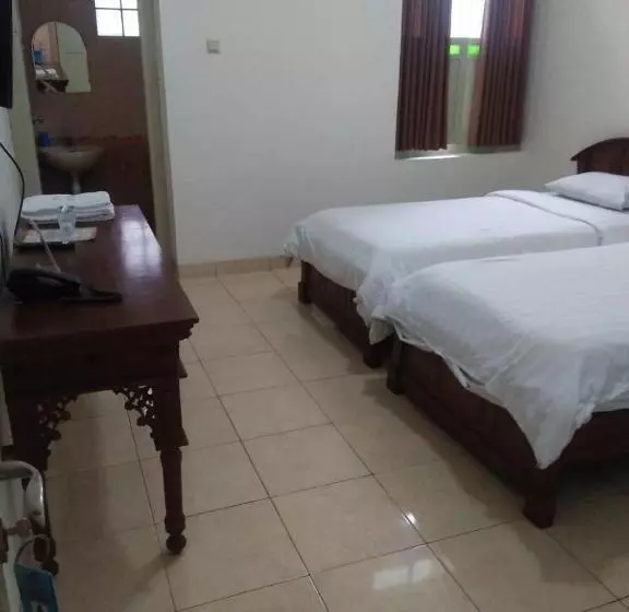 Deluxe Zimmer, Besar Purwokerto