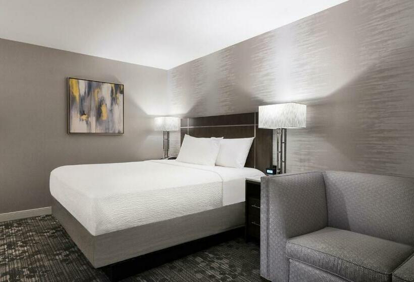 스탠다드 룸 킹사이즈 침대, Courtyard By Marriott Edgewater Nyc Area
