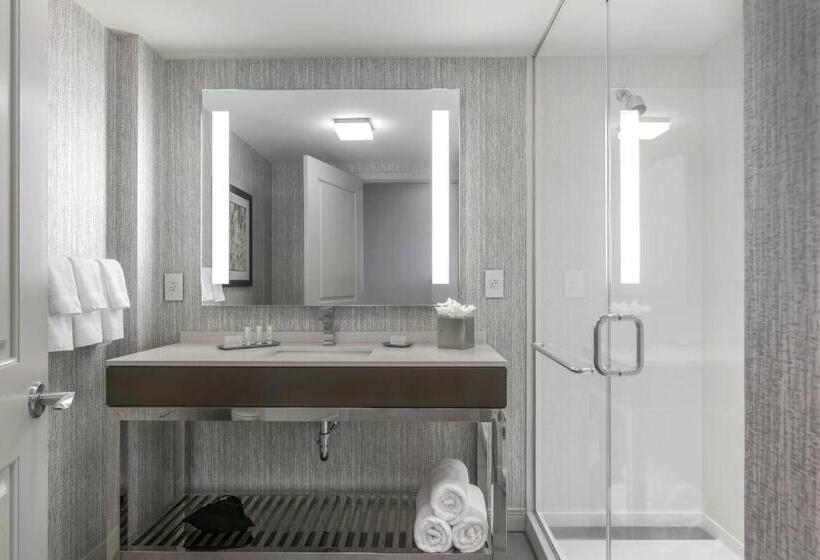 스탠다드 룸 킹사이즈 침대, Courtyard By Marriott Edgewater Nyc Area