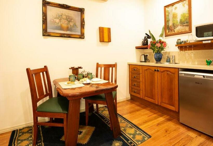 Хижина, Lillypilly S Cottages & Day Spa