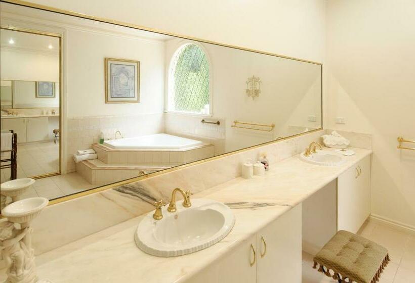 سوییت اجرایی, Montfort Manor