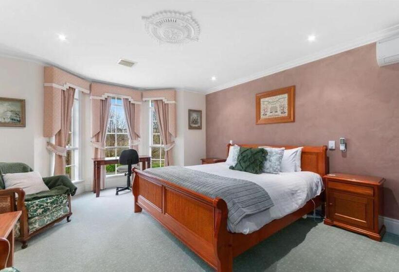Номер Deluxe Кровать Кинг, Montfort Manor