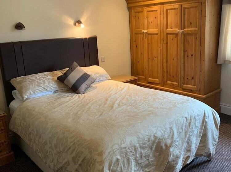 חדר משפחתי, Oakrooms