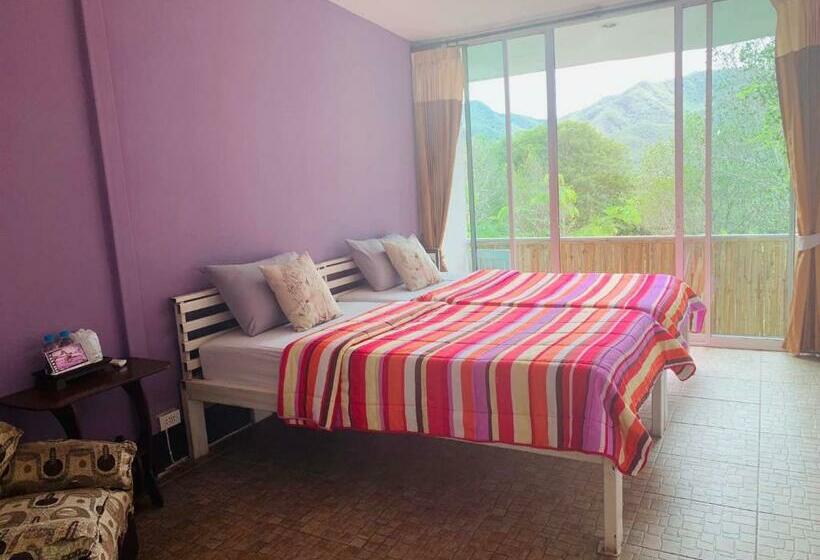 스탠다드 룸 산 전망, Pai Yard Guest House