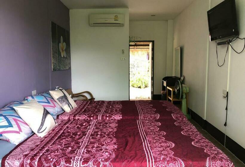 스탠다드 룸 산 전망, Pai Yard Guest House