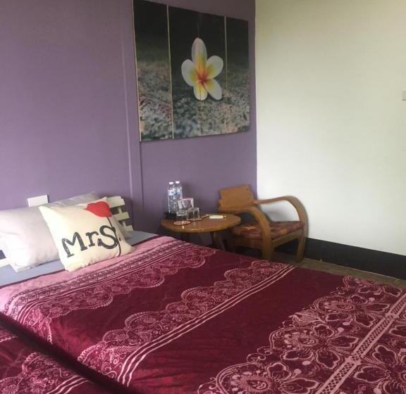 스탠다드 룸 산 전망, Pai Yard Guest House