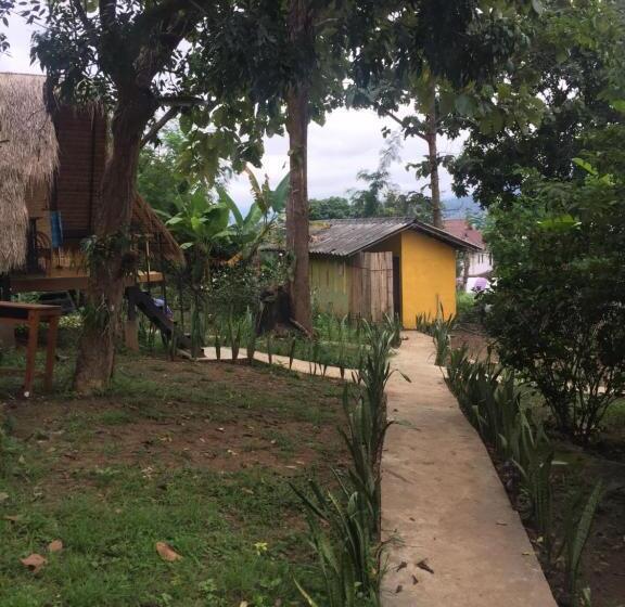 스탠다드 방갈로, Pai Yard Guest House