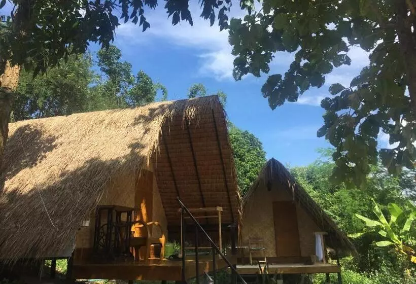 بانگلوی استاندارد, Pai Yard Guest House