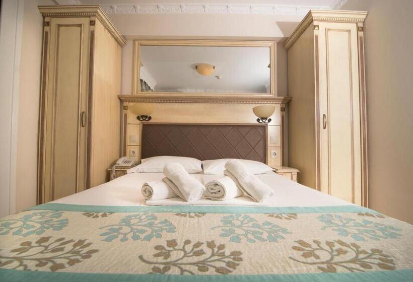 غرفة قياسية فردية مزودة بشُرفة, Parthenon Art