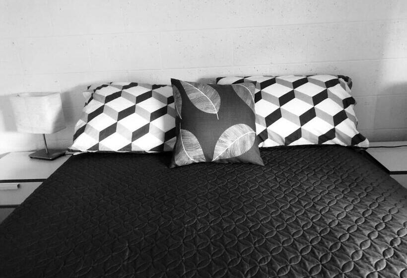 דירת שני חדרים, Pelican S Nest