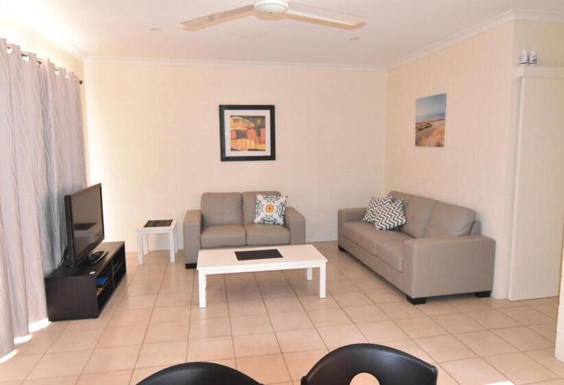 דירת חדר בקומת קרקע, Pelican S Nest