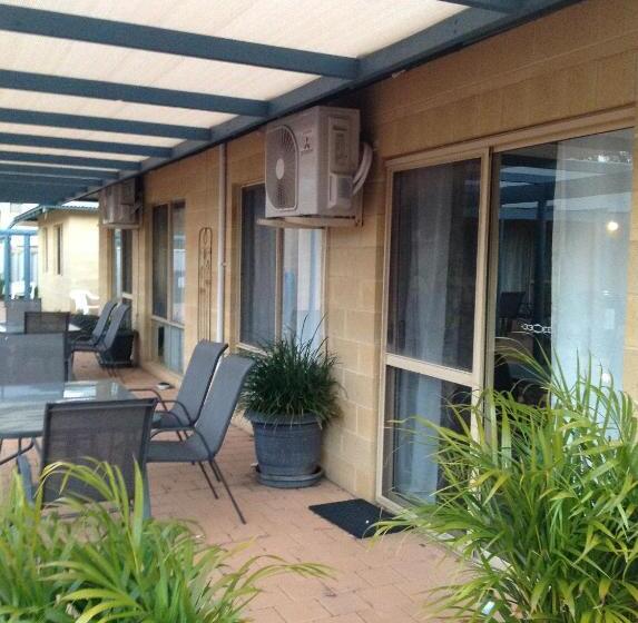 דירת חדר בקומת קרקע, Pelican S Nest