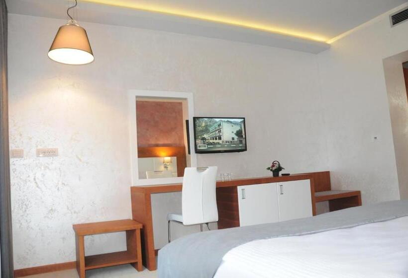 수피리어 룸, Porto In