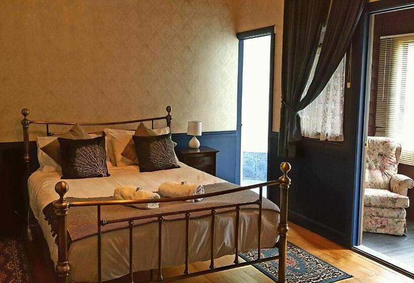 غرفة قياسية, The Bears Went Over The Mountain