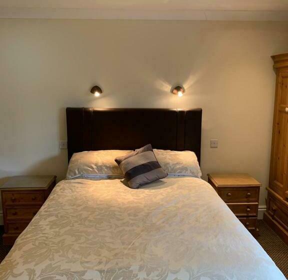 חדר משפחתי, Oakrooms