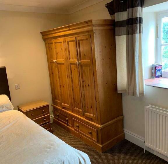 חדר משפחתי, Oakrooms