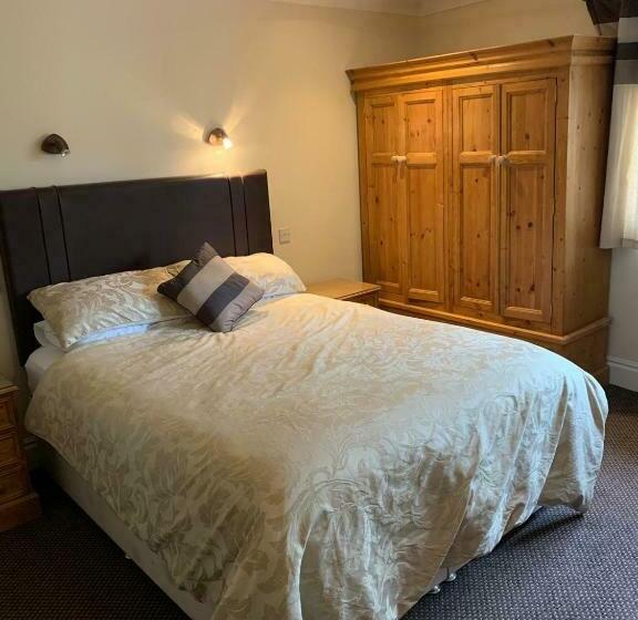 חדר משפחתי, Oakrooms