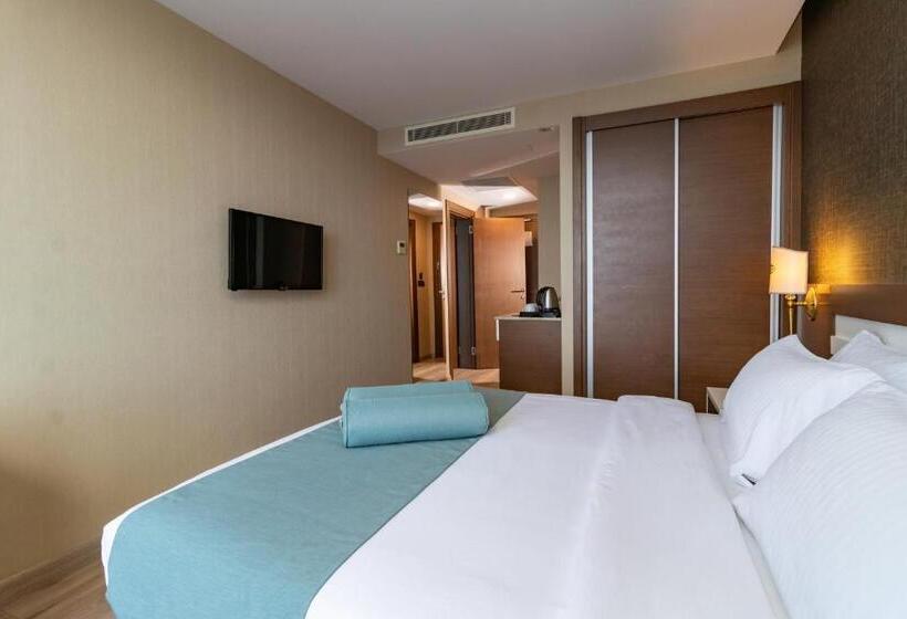 آپارتمان یک خوابه با دری مشترک که هال را جدا می کند., Tilya Resort