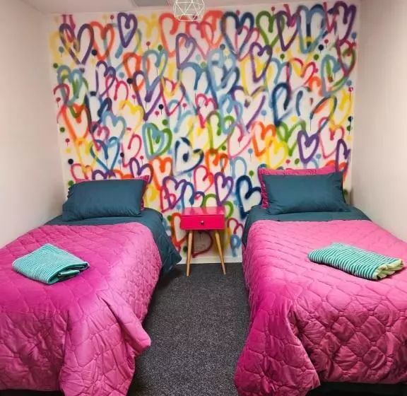 اتاق استاندارد با سرویس بهداشتی مشترک, Hello! Accommodation