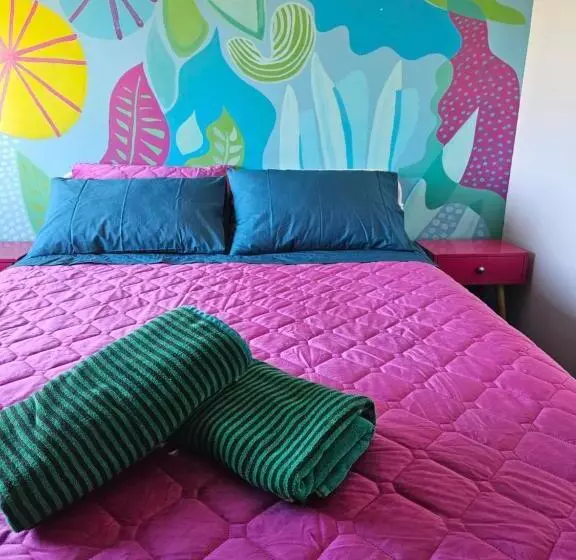 اتاق استاندارد با سرویس بهداشتی مشترک, Hello! Accommodation