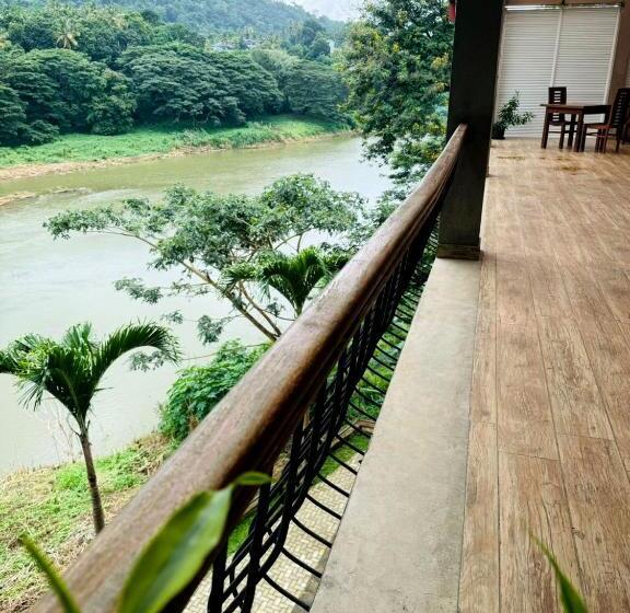 디럭스 룸, Rivorich Residence Kandy