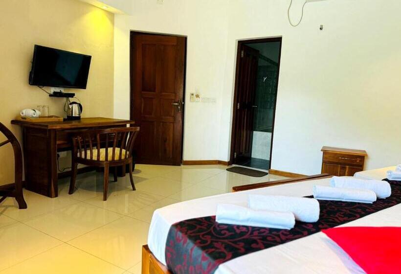 디럭스 룸, Rivorich Residence Kandy