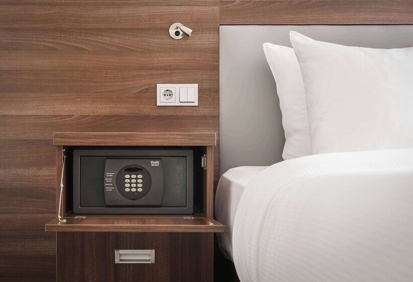 Номер Стандарт, Hampton By Hilton Amsterdam Centre East