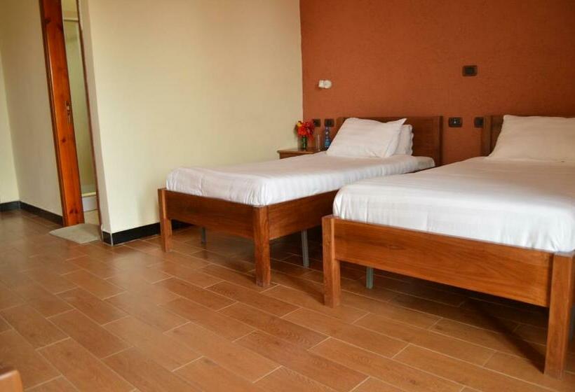 اتاق استاندارد با چشم‌انداز کوهستان, Harbe