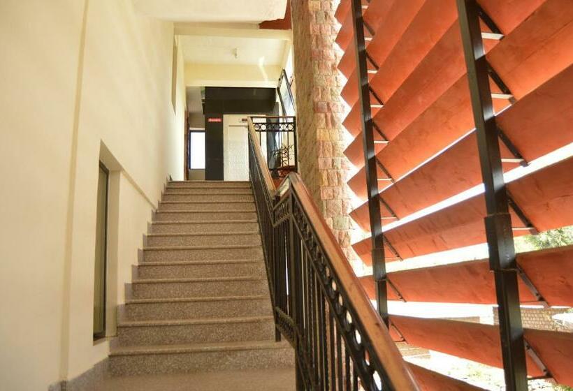 اتاق استاندارد با چشم‌انداز کوهستان, Harbe