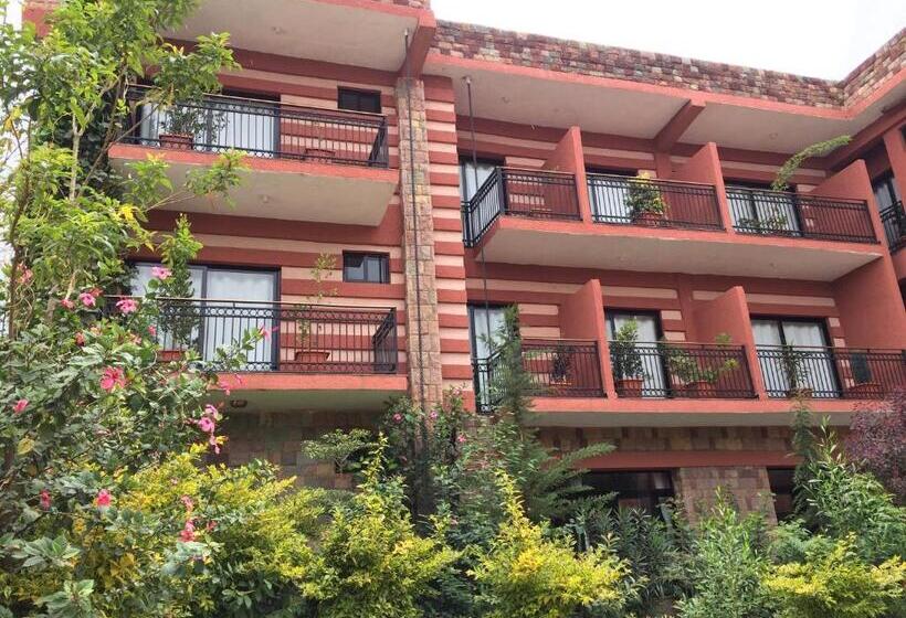 اتاق استاندارد با چشم‌انداز کوهستان, Harbe