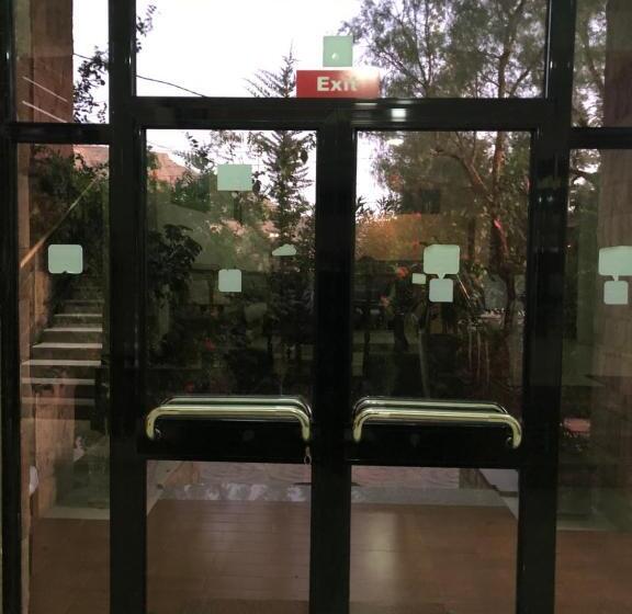 اتاق استاندارد سه نفره, Harbe