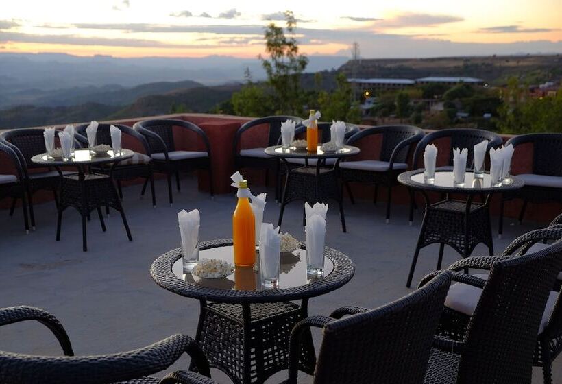 اتاق استاندارد با چشم‌انداز کوهستان, Harbe