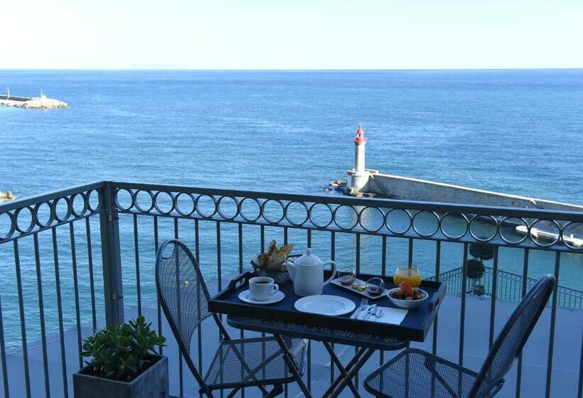 غرفة سوبيريور مطلّة علي البحر, Des Gouverneurs