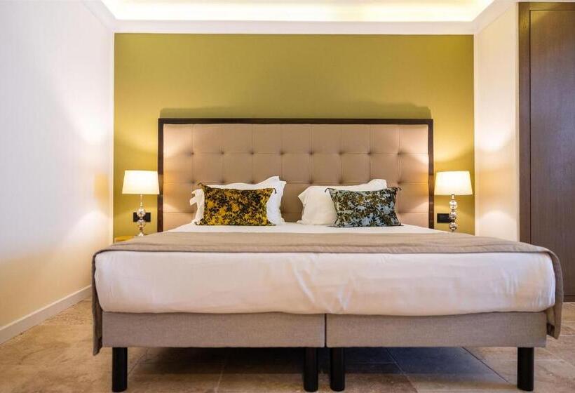 غرفة سوبيريور مطلّة علي البحر, Des Gouverneurs