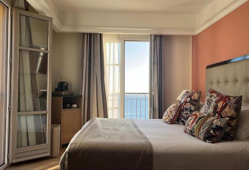 جناح جونيور مطلّ علي البحر, Des Gouverneurs