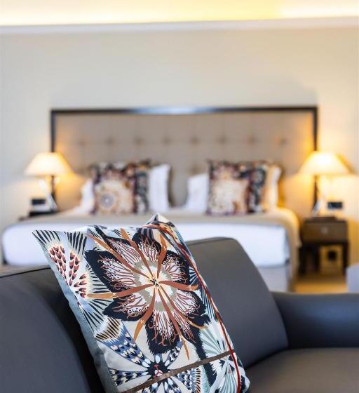 جناح مطلّ علي البحر, Des Gouverneurs