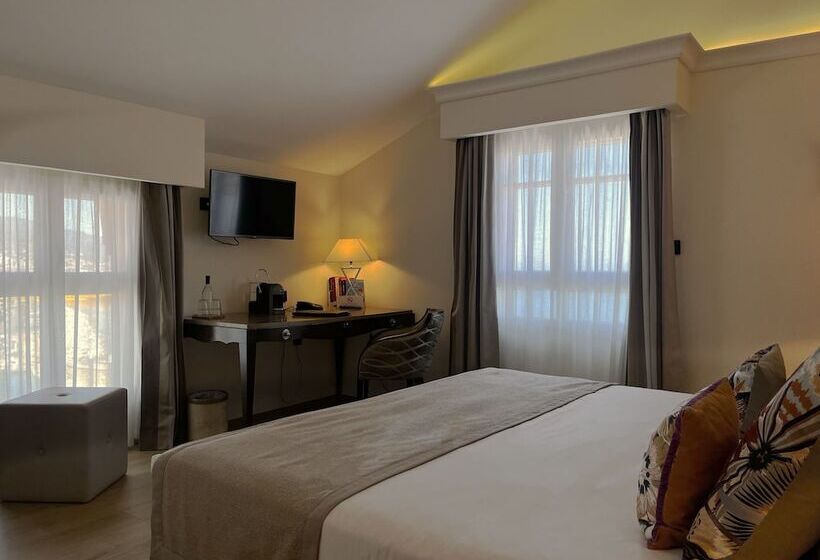 غرفة سوبيريور مطلّة علي البحر, Des Gouverneurs