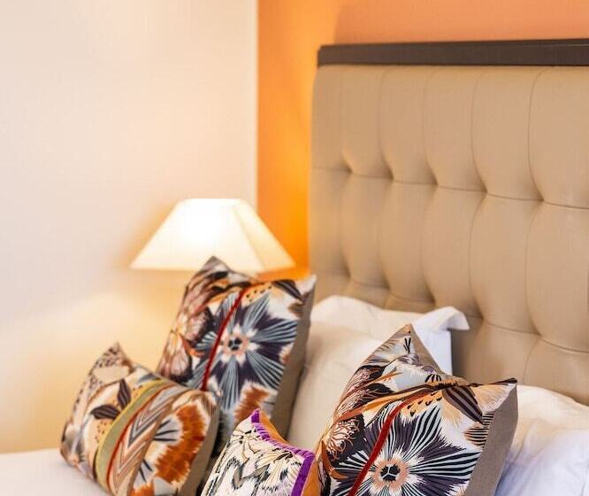 جناح جونيور مطلّ علي البحر, Des Gouverneurs