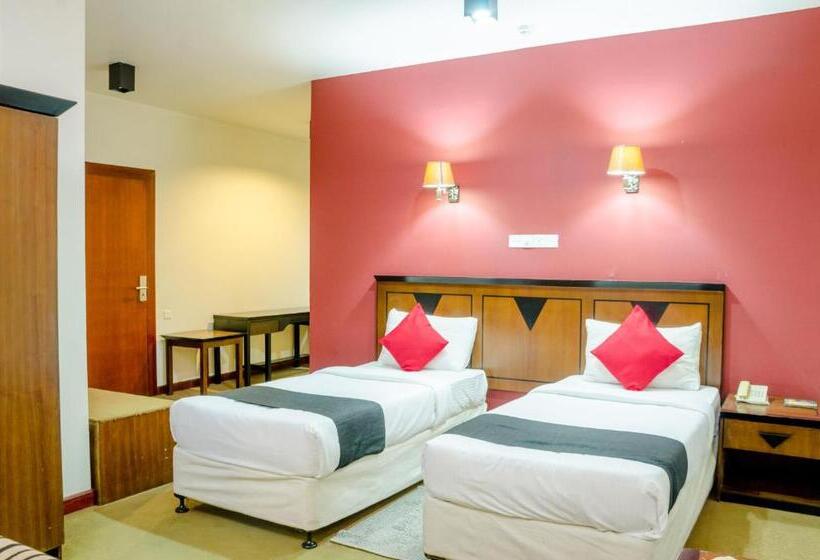 جناح عائلي, Opulent River Face