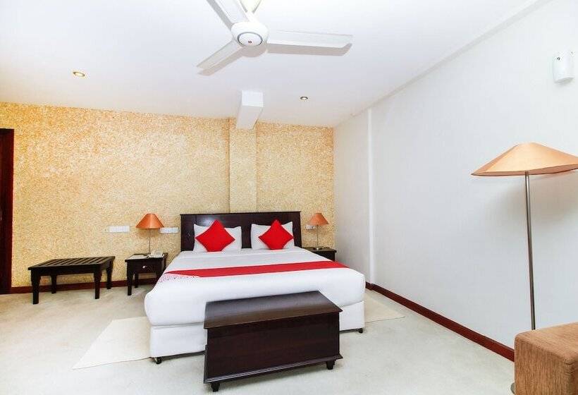 جناح عائلي, Opulent River Face