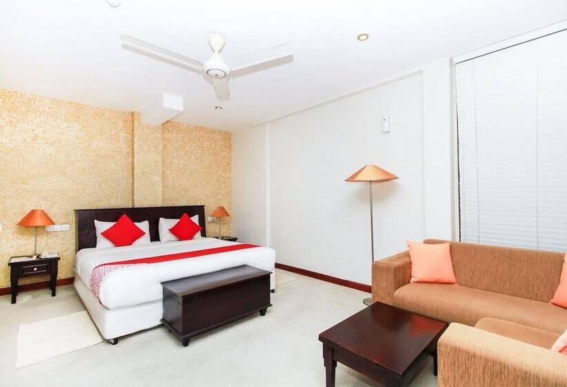 Family Suite, Opulent River Face