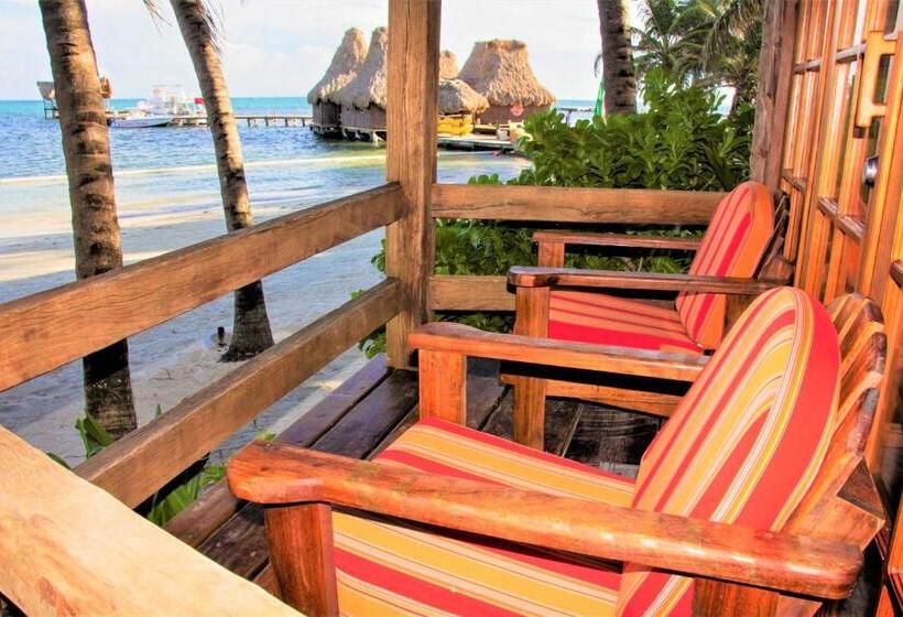 חדר סטנדרט עם מיטת קינג, Ramon's Village Resort