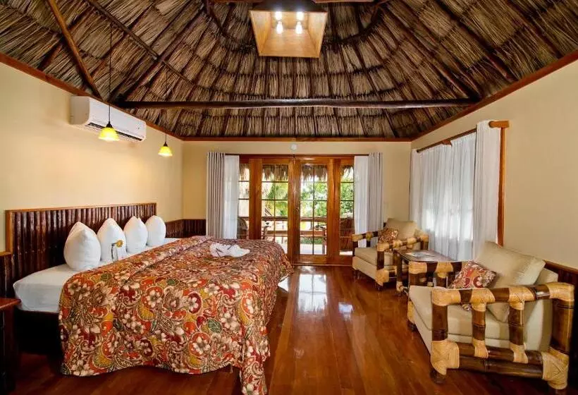キングサイズベッドのデラックスルーム, Ramon's Village Resort