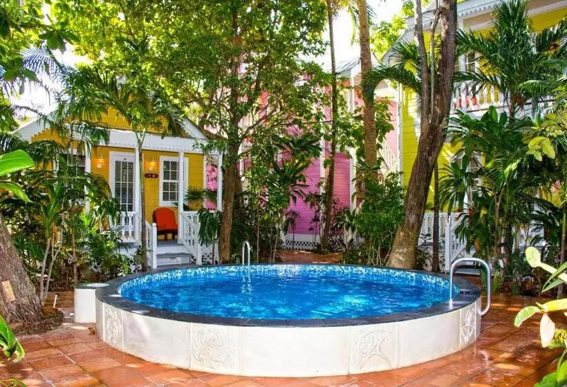 プールビュースタンダードルーム, Ramon's Village Resort